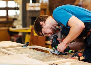 Immobito-Full-Service-Anbieter-Dienstleistungen-Arbeiten-im-und-ums-Haus-Holzarbeiten
